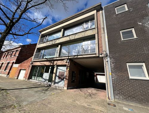                                         Kantoorgebouw te koop in Brasschaat, € 680.000
