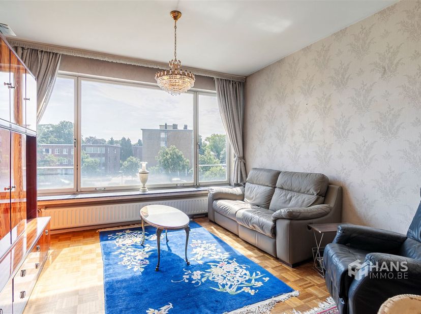 Te renoveren appartement (82 m²) met 2 slaapkamers, autostaanplaats en terras (7 m²) in Antwerpen (2020)<br />
In de Kruishofstraat geniet je van een