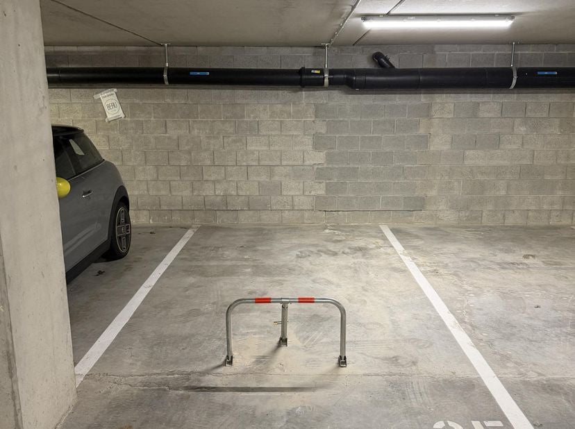 Garage à louer à Koningin Astridlaan 10,
                    3500 Hasselt