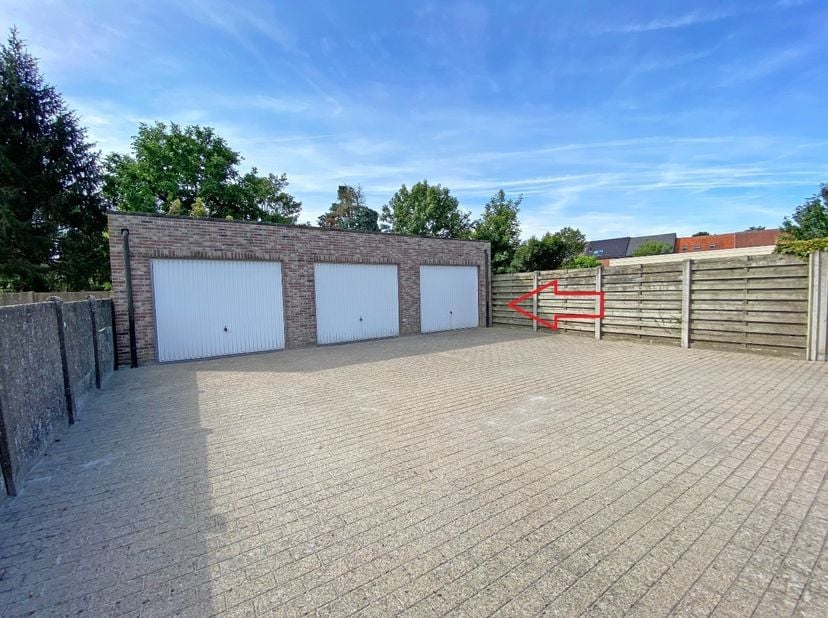 Garage à louer à Merelstraat 24,
                    2440 Geel