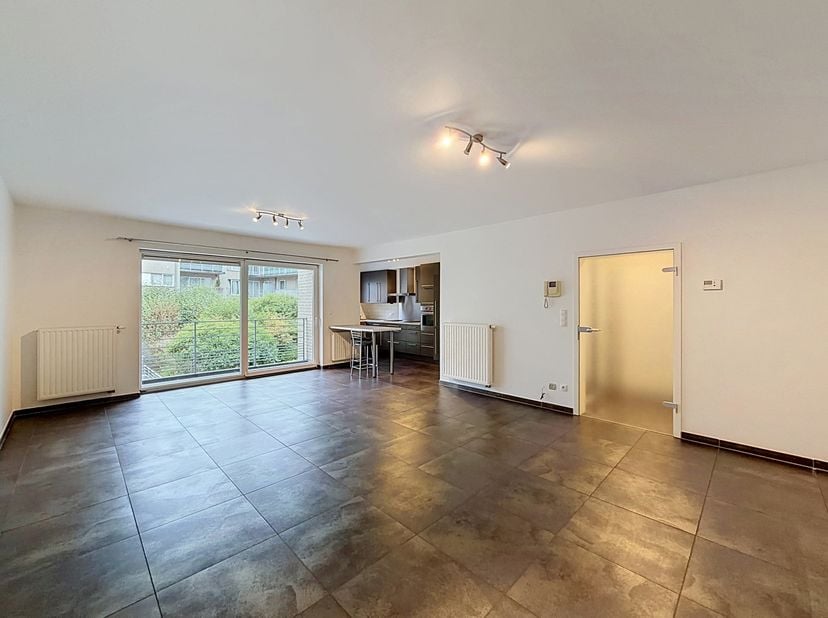 Quartier Marcel Thiry, dans une rue calme, superbe appartement 2 chambres de ± 90m² avec terrasse situé au 1E étage d’un petit immeuble moderne avec a