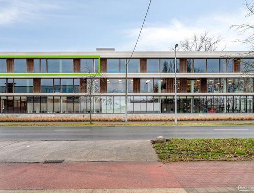                                         Bureaux à vendre à Zwevegem, € 502.250
