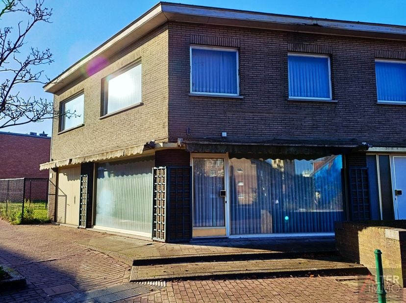 Bien professionnel à vendre
                    à 3550 Zolder