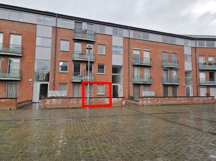 Prix: Offre à partir de 89.000 euros, frais d'agence non inclus et à charge de l'acquéreur.<br />
<br />
Chouette petit appartement de plain-pied da