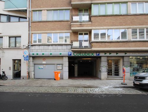                                         Place de stationnement à vendre à Ixelles, € 165.000
