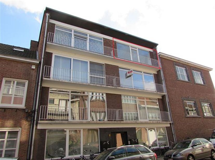 2 slaapkamer appartement met terras nabij centrum Turnhout<br />
Locatie: <br />
Gelegen op toplocatie vlakbij het centrum van Turnhout.<br />
Indelin