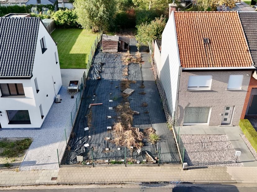 Grond te koop in Kweekstraat 135,
                    8560 Wevelgem