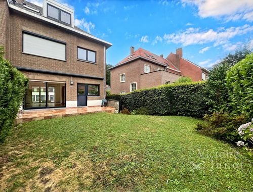                                         Maison à louer à Woluwe-Saint-Pierre, € 2.950
