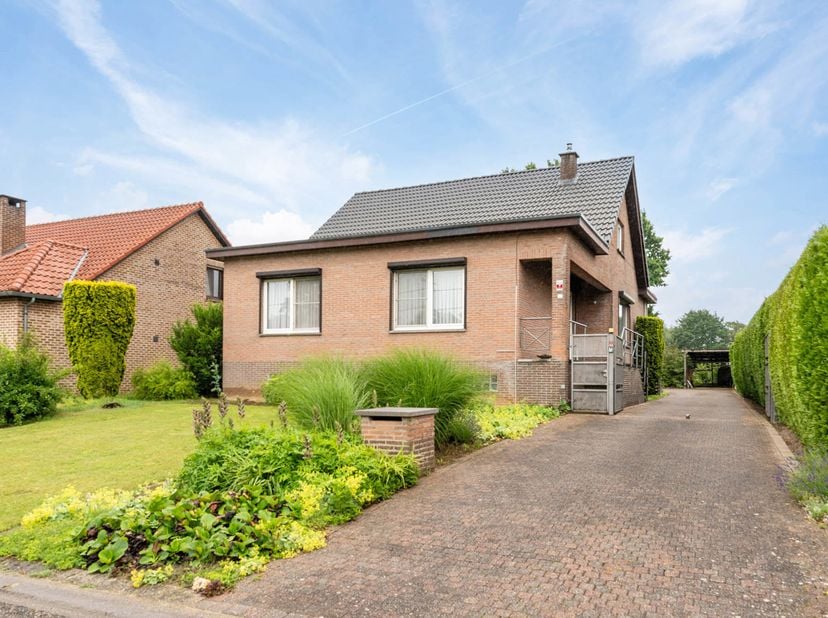 Maison à vendre à Aardbruggenstraat 27,
                    3570 Alken