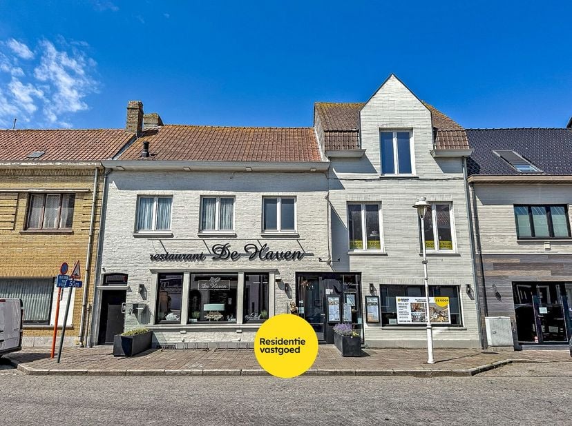 Restaurant 'De Haven' volledig gebouw met mogelijheden vlakbij de kaai gelegen op 313 m².<br />
Deze voormalige 2 woningen werden in 2017 volledig ver