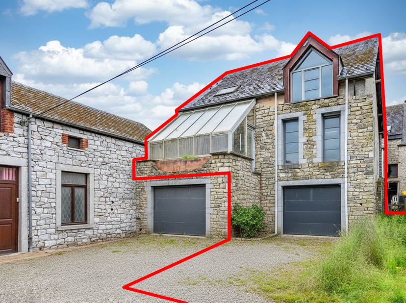 EASYHOME vous propose en exclusivité un ensemble de deux appartements offrant un potentiel exceptionnel, idéalement situés sur la Place Marie de Hongr