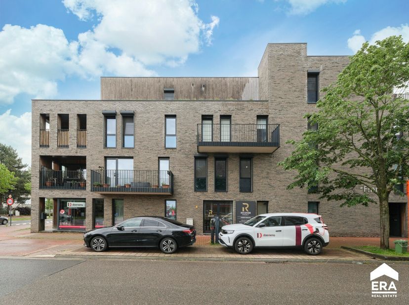 endre : appartement économe en énergie (label A) à Hasselt, idéalement situé près du centre-ville et des axes E313. Construit en 2012, cet appartement