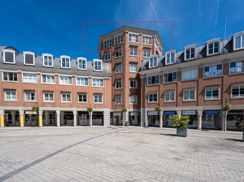 Appartement te koop in Place Saint-Lambert 22,
                    1200 Sint-Lambrechts-Woluwe