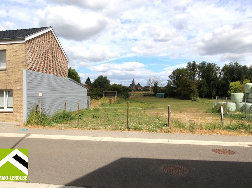 Consultez ce terrain à bâtir directement sur le site d'Immo Leroi: https://www.immo-leroi.be/pand/kopen-grond-borgloon/7622175<br />
<br />
Ce terrain