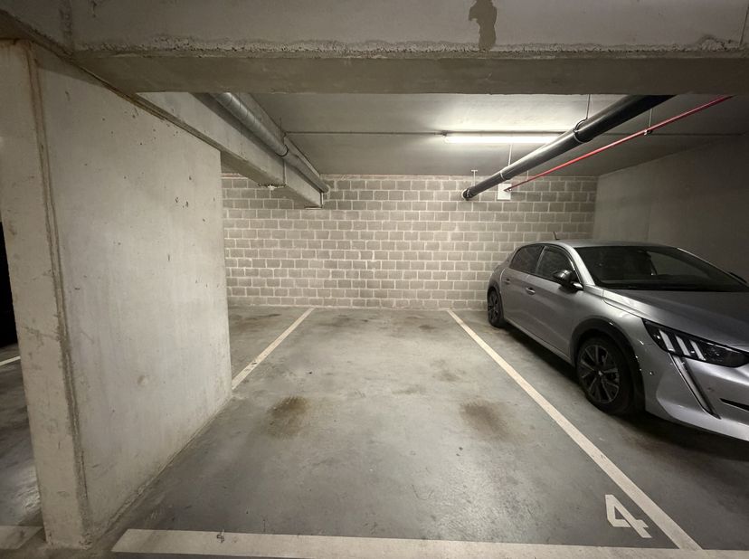 Garage te huur
                    in 1200 Sint-Lambrechts-Woluwe