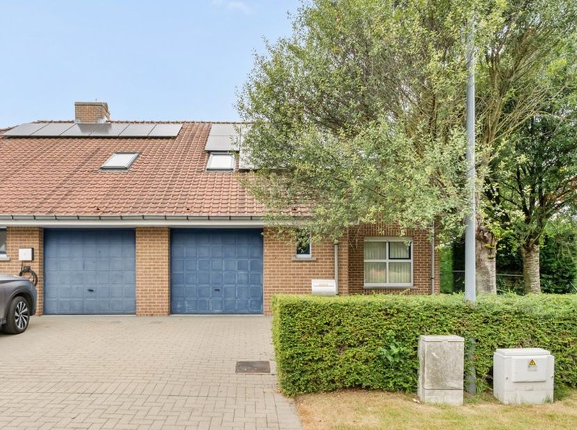 Energiezuinige gezinswoning met 3 slaapkamers, inpandige garage en zonnige tuin in een kindvriendelijke omgeving (inclusief 7410 Wp zonnepanelen)<br /