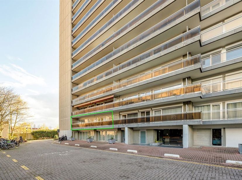 Ruim appartement met 3 slaapkamers in Mechelen<br />
Gelegen aan de Elektriciteitstraat 35 in Mechelen bevindt zich dit lichtrijke en goed onderhouden