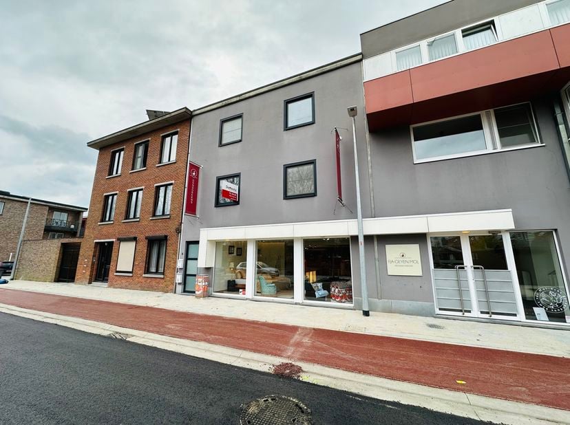 Appartement à louer
                    à 2400 Mol