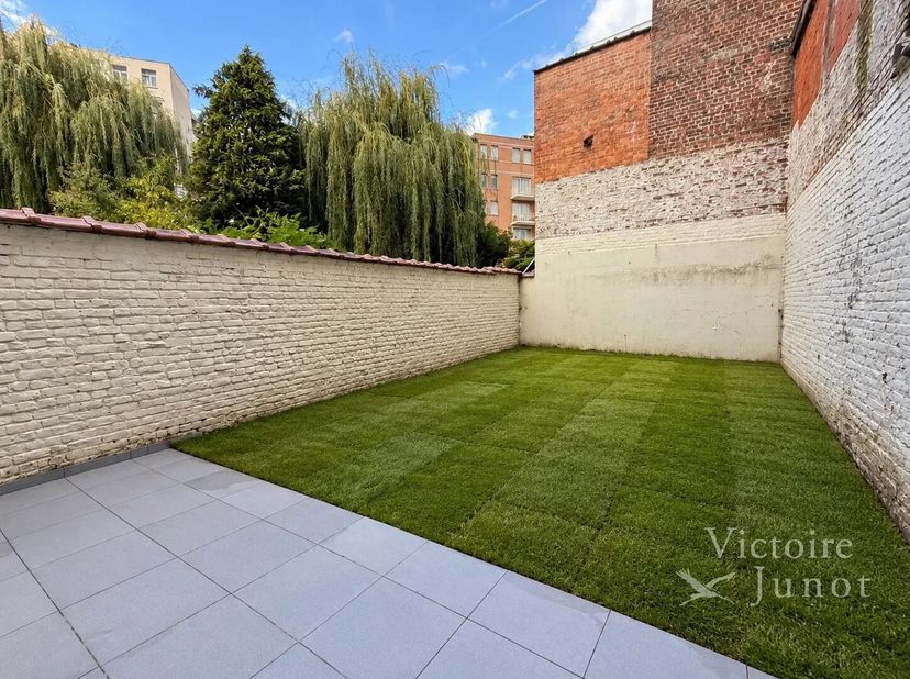 Appartement à louer à RUE DE LA CAMBRE 320,
                    1200 Woluwe-Saint-Lambert