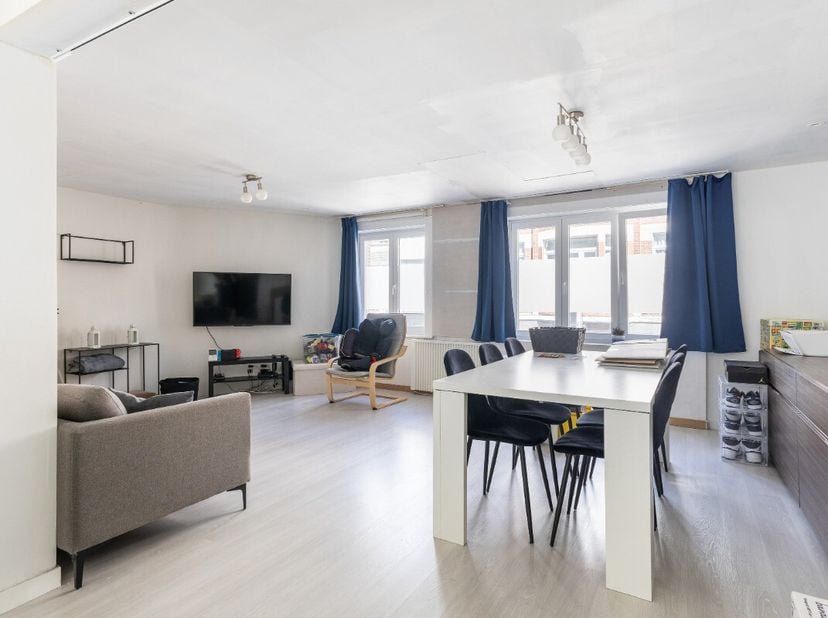 De Panne: te renoveren duplexappartement te koop in het centrum Op zoek naar een betaalbare woonst of een interessante investering? Dit charmante dupl