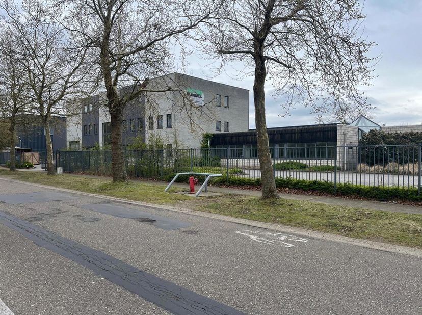 Bien professionnel à louer
                    à 2800 Mechelen