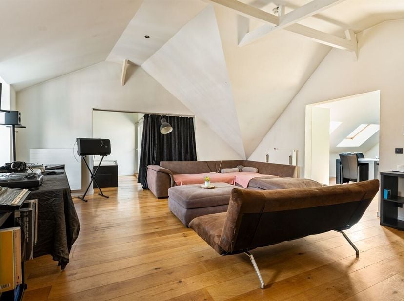 Appartement met 2 slaapkamers en terras<br />
Dit appartement met 2 slaapkamers is gelegen op de tweede verdieping en biedt tal van mogelijkheden voor