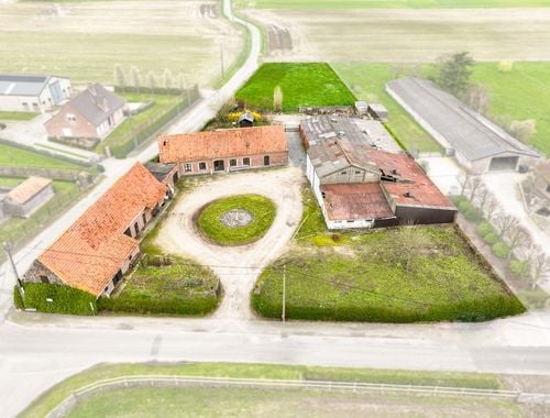                                         Hoeve te koop in Oostrozebeke, € 495.000
