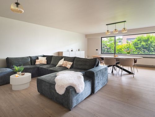                                         Gelijkvloers app. te koop in Merksem, € 349.000
