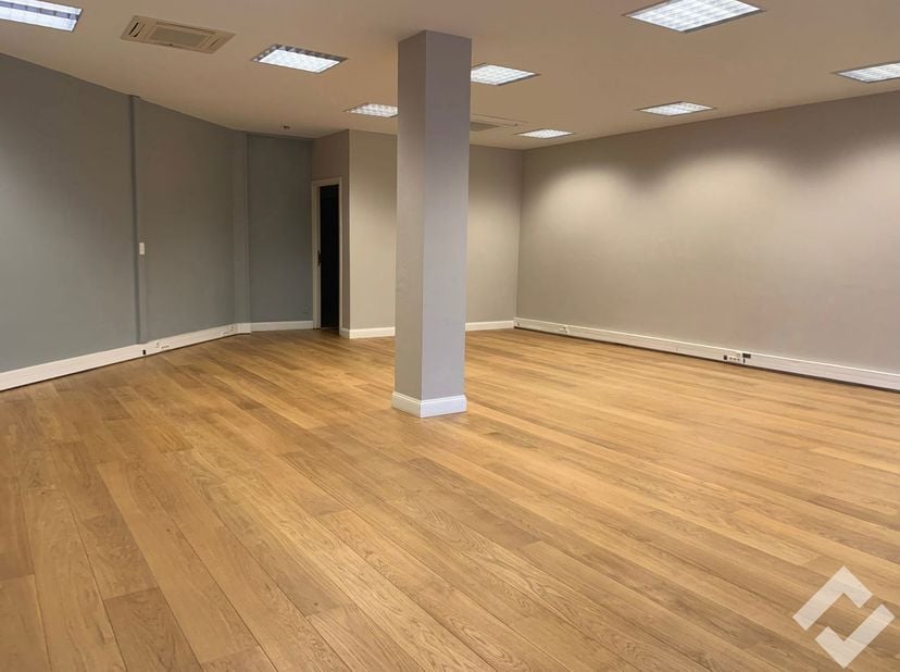 Bien professionnel à louer
                    à 3910 Neerpelt