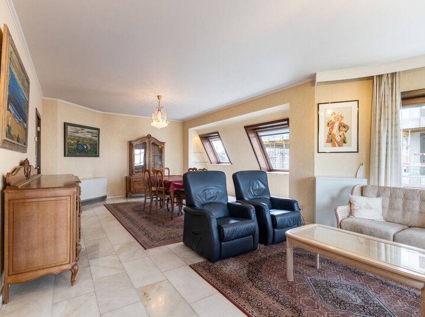 Nieuport : À louer à proximité du chenal, appartement dangle ensoleillé avec grande terrasse. Appartement dangle spacieux et prêt à emménager (110 m²)