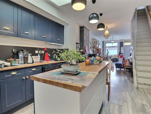                                        Maison unifamiliale à vendre à Le Bizet, € 149.900
