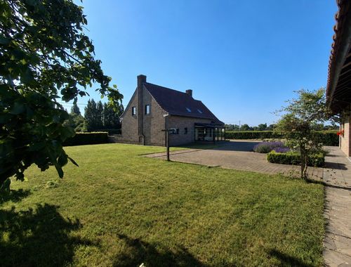                                         Villa à louer à Tielt, € 900
