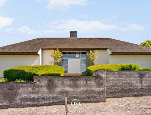                                         Villa te koop in Michelbeke, € 1.745.000
