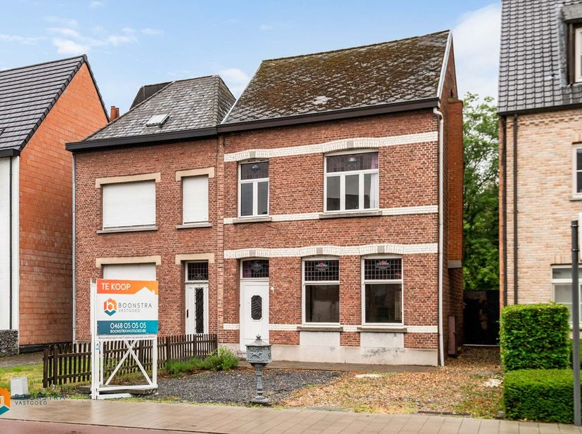 Op een uitstekende locatie te O.L.V. - Waver bevindt zich deze half-open bebouwing met 3, mogelijks 4, slaapkamers en tuin.&amp;nbsp;U geniet hier van een