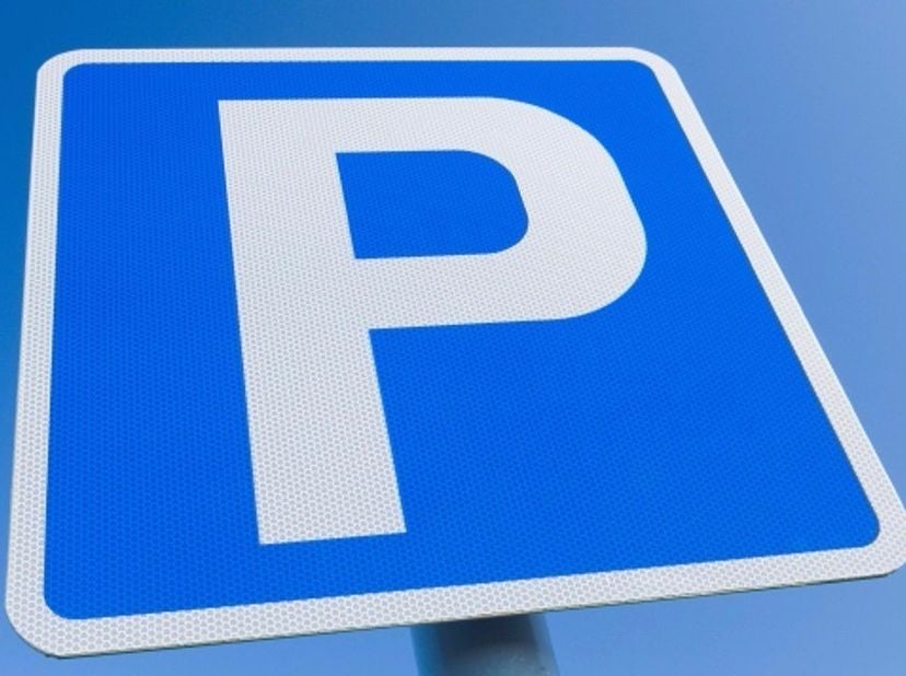 Staanplaats in ondergrondse parking in hartje Waregem<br />
<br />
Beschikbaar:&amp;nbsp;onmiddellijk<br />
Prijs: €60/maand per parkeerplaats<br />
<br /