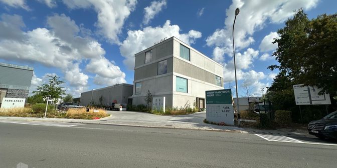 Bien professionnel à vendre à Bekaertstraat 8, 8550 Zwevegem