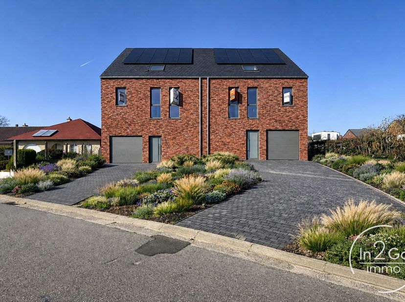 In een rustige straat in Linden vindt u deze energiezuinige nieuwbouwwoning op een perceel van 470 m² met een bewoonbare oppervlakte van 280 m². De vo