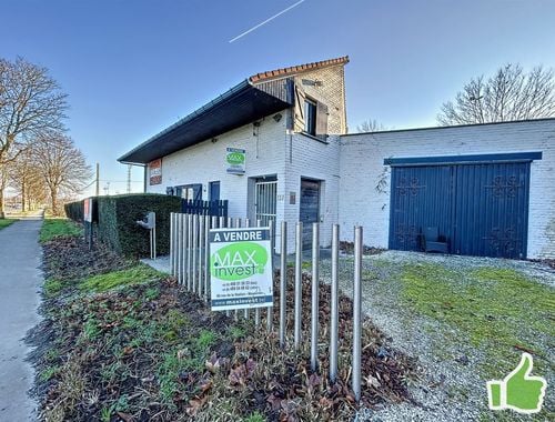                                         Complexe de bureaux à vendre à Mouscron, € 325.000
