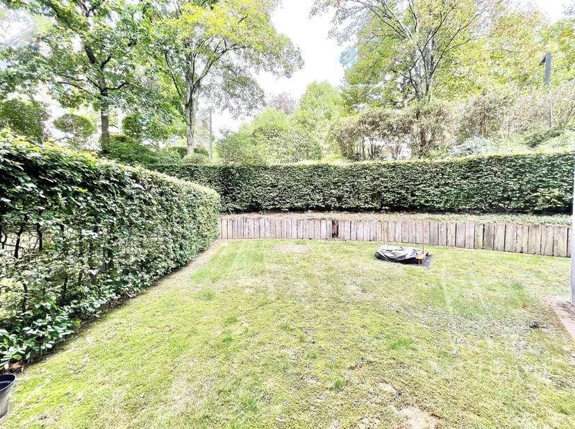 Bien présenté par Alexandra Dewitte Tel : 0473/84.61.61 ou alexandra.dewitte@victoire.be<br />
Uccle, quartier Parc Brugmann/ Messidor, proche des com