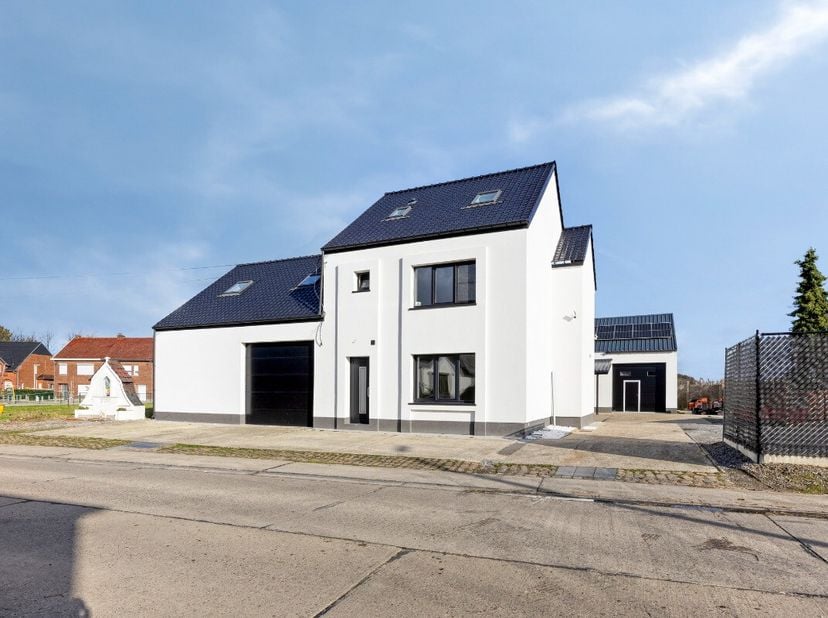 [[ CE BIEN PARTICIPE À LA JOURNÉE MAISONS OUVERTES ERA LE 13/6 DE 11:00 À 12:00 ]]<br />
Ce bien participe à la Journée Maisons Ouvertes ERA. Visitabl