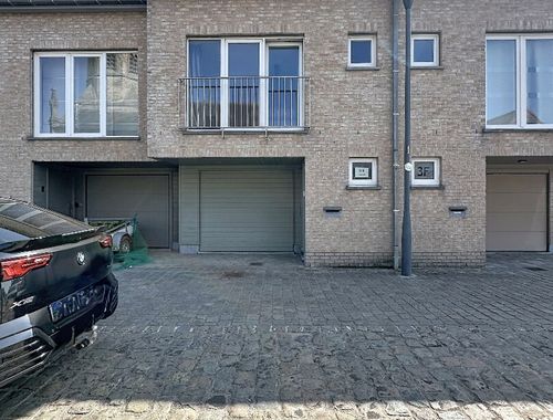                                         Maison à louer à Moere, € 900

