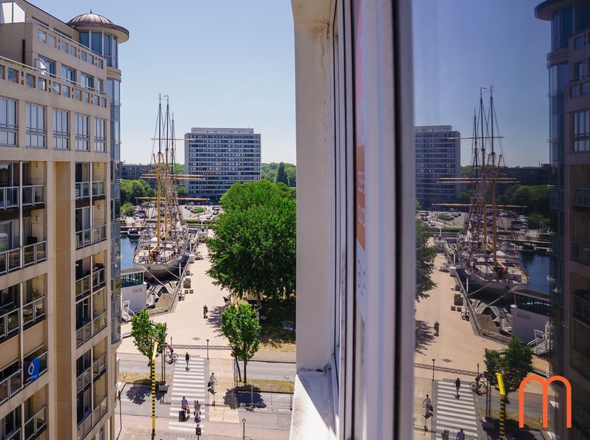 Wonen op een toplocatie in het hart van Oostende<br />
In de iconische Residentie Palmer House, gelegen aan de gegeerde Hendrik Serruyslaan, bevindt z