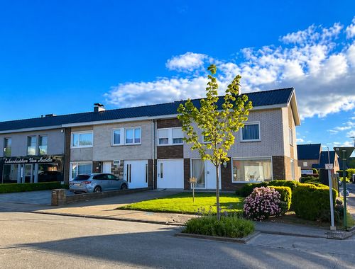                                         Woning te koop in Pittem, € 326.500

