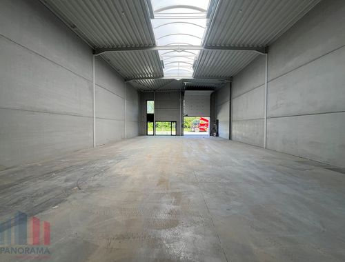                                         Bâtiment d’entreprise à louer à Denderleeuw, € 2.000
