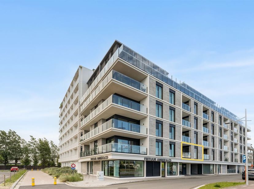 Luxueus (quasi nieuw) appartement vlakbij het strand! <br />
Ontdek dit recent (2024) en subliem afgewerkte appartement op toplocatie, op slechts enke
