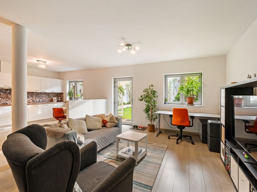 Deze multifunctionele kangeroewoning bevindt zich op een rustige locatie in hartje Turnhout. Deze eigendom is ideaal voor gemengd gebruik zoals het de