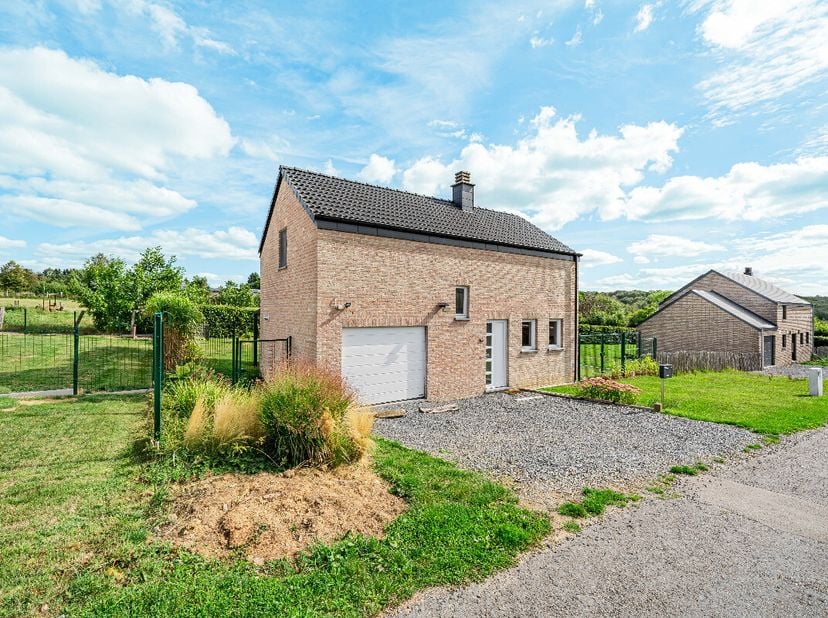 Huis te koop in Chemin de la Wèbe 267,
                    5550 Sugny