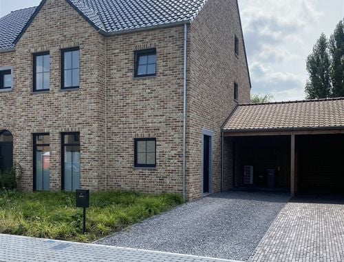                                         Maison à louer à Kessenich, € 1.675
