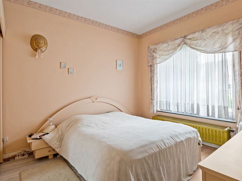 Uiterst rustig gelegen woning in de Moerstraat 21 te Zandhoven (Pulderbos), op een uitzonderlijke locatie vlak bij het natuurgebied Lovenhoek. Deze vr