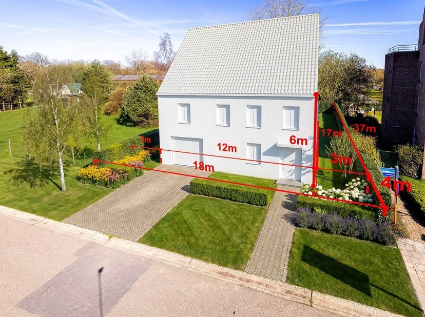 Bouwgrond voor OB op 6a66ca - 18m breedte<br />
<br />
Deze bouwgrond van 666m2 met een straatbreedte van 18m en een diepte van 37m is geschikt voor